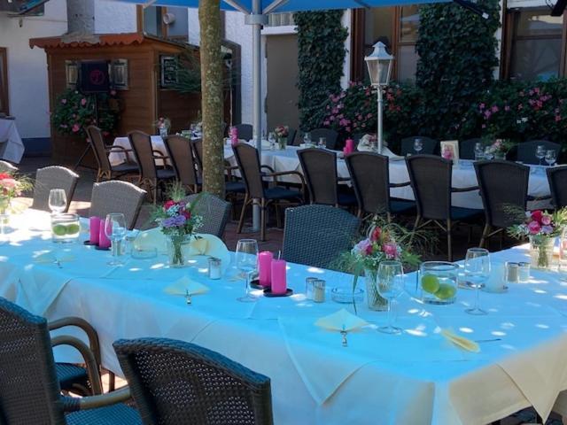 Restaurant-Cafe-Pension Himmel Landshut Eksteriør billede